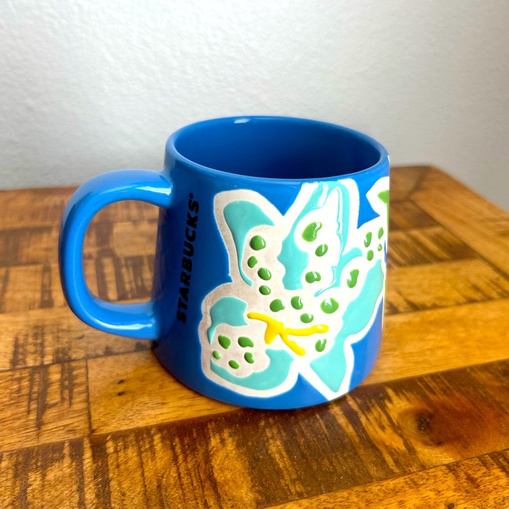 Starbucks Summer 2021 Flower Floral Blue Ceramic Coffee Cup Mug 12 oz Iris Lily